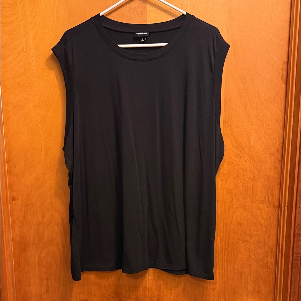 torrid Black Sleeveless Crewneck Tank Top